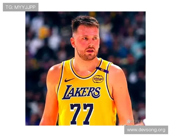 东契奇三双率湖人逆转掘金之战